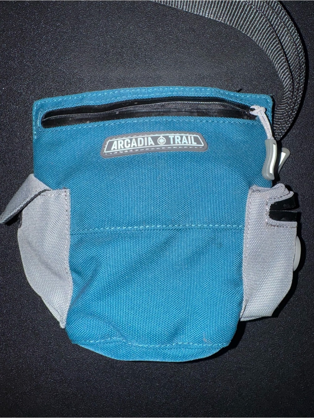 Arcadia Trail Dog Treat Training Pouch + Waste Bag Dispenser | Like - Picture 2 of 4